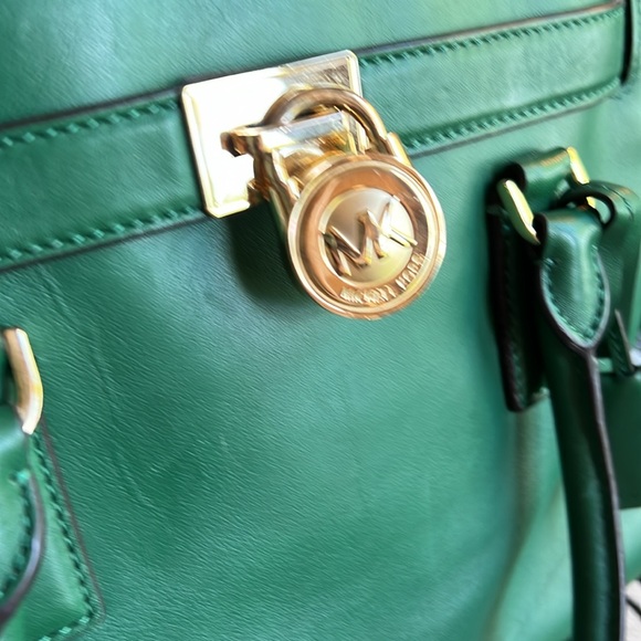 Michael Kors Green Leather Purse Gold Hardware - Picture 3 of 12